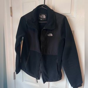 Women’s Black Northface lightweight jacket